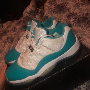 11s (low) Aqua